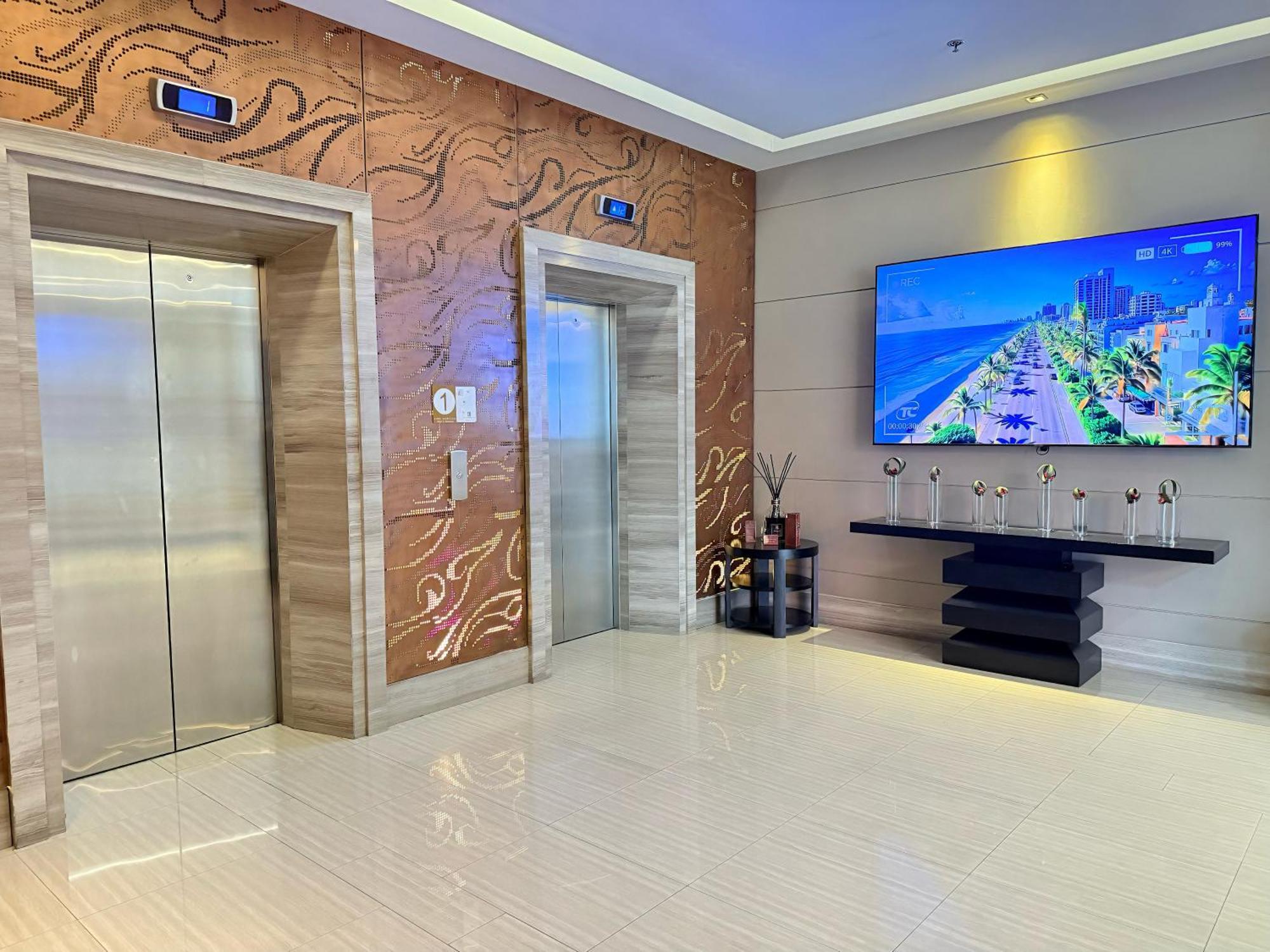 Civic Horizon Hotel & Residence Банкок Екстериор снимка